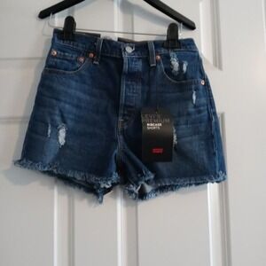 NWT Levis Super High Rise Ribcage Distressed Denim Shorts